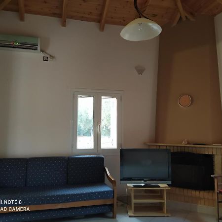 Ozena Countryside Apartment Vromonérion Eksteriør bilde