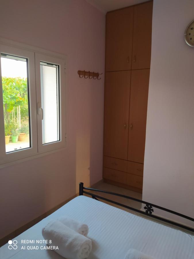 Ozena Countryside Apartment Vromonérion Eksteriør bilde