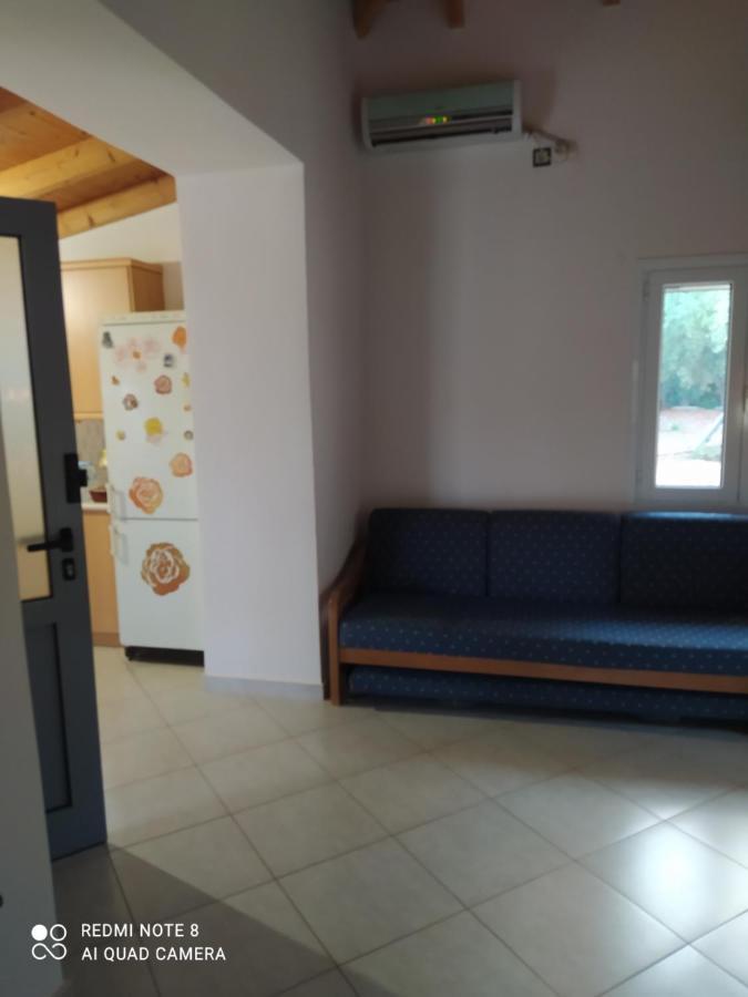 Ozena Countryside Apartment Vromonérion Eksteriør bilde